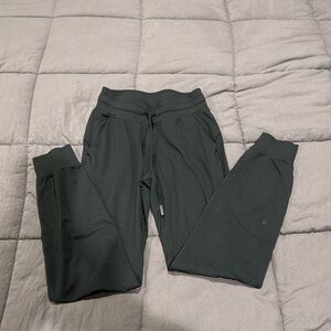 Lululemon joggers size 4